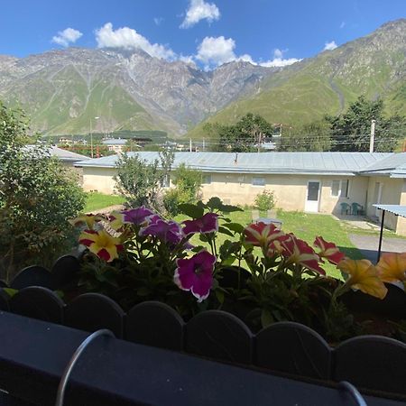 Hotel Elegant Kazbegi Exteriör bild