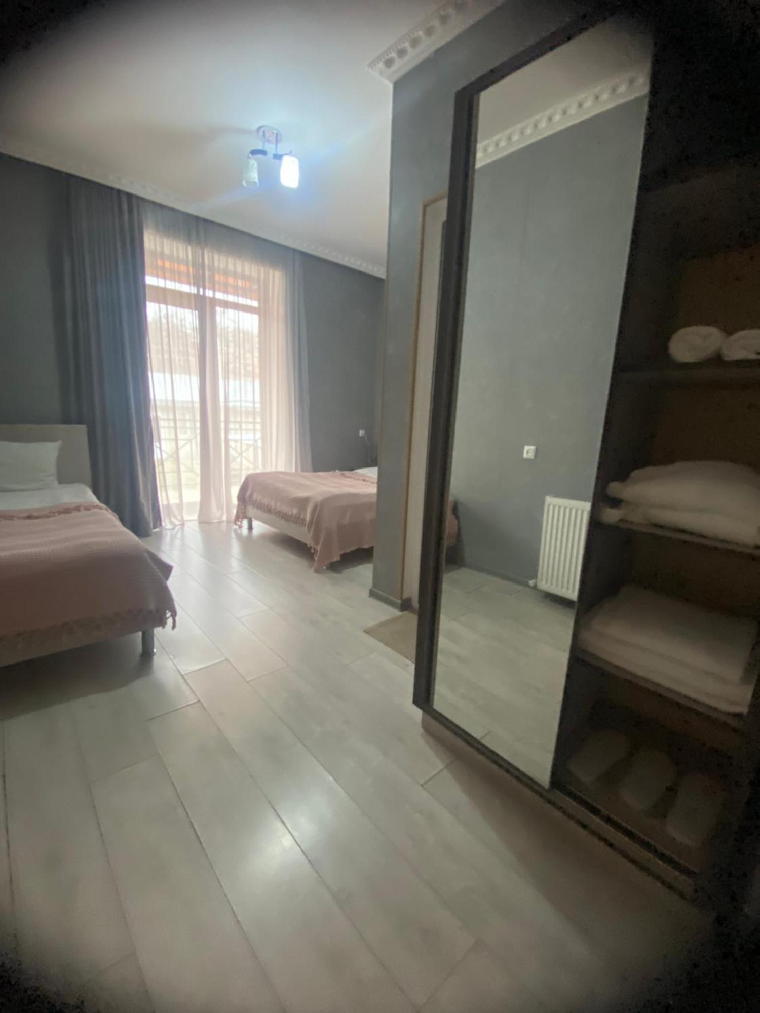 Hotel Elegant Kazbegi Exteriör bild